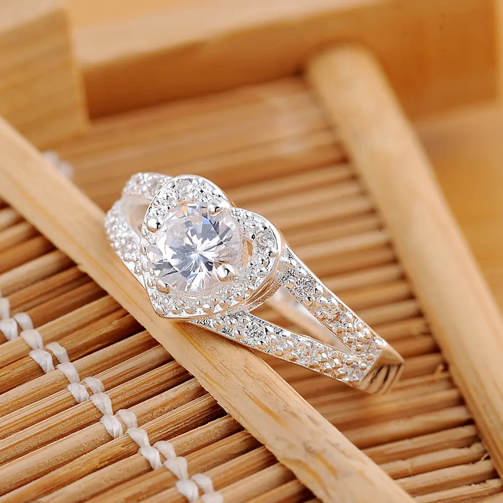 Elegant Heart Ring with Zircon – Romantic Silver-Plated Jewelry