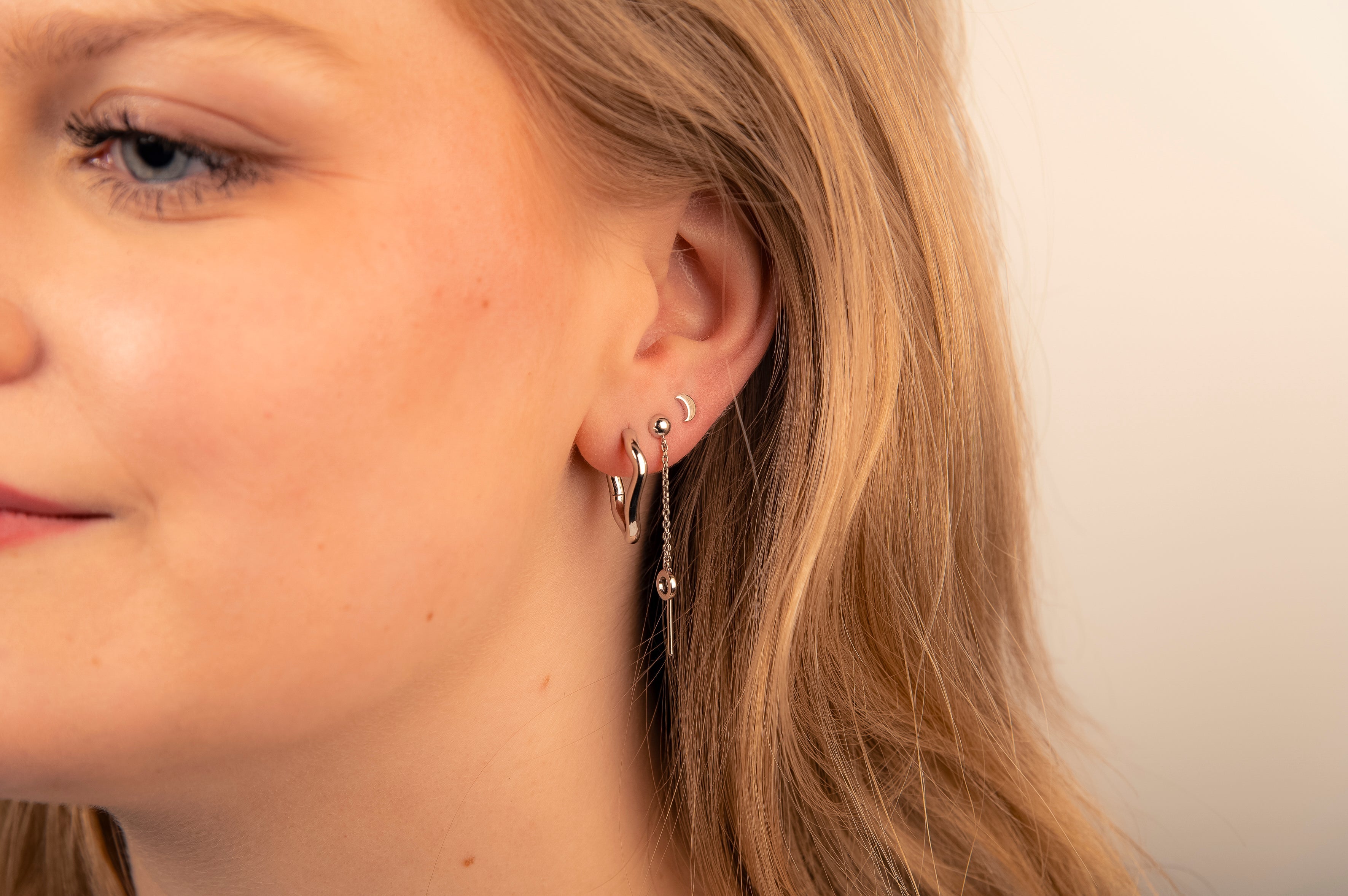 Oorhangers met circel en staafje aan ketting Zilver JE040S