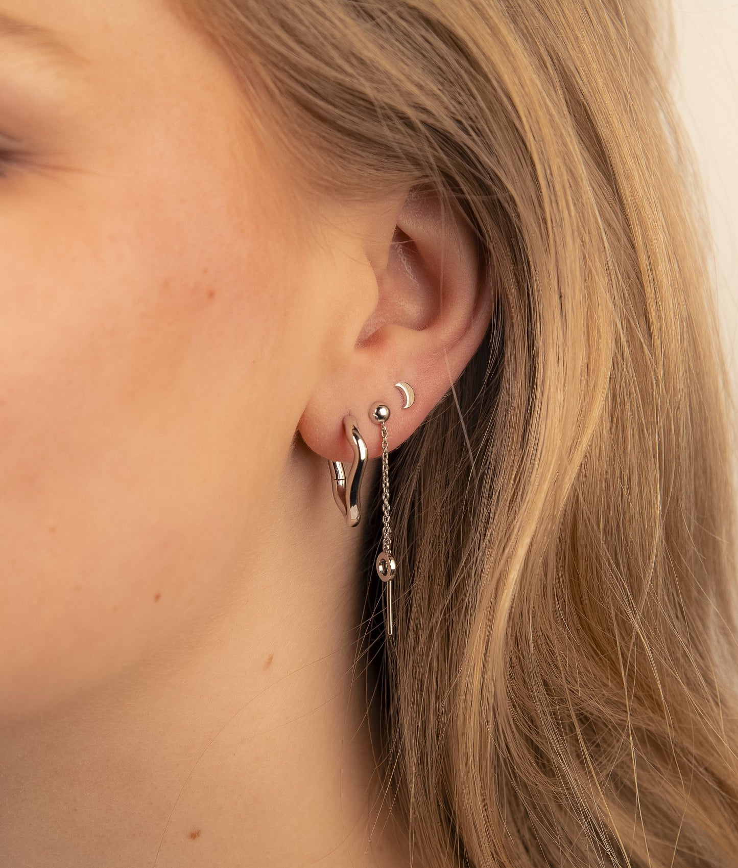 Oorhangers met circel en staafje aan ketting Zilver JE040S