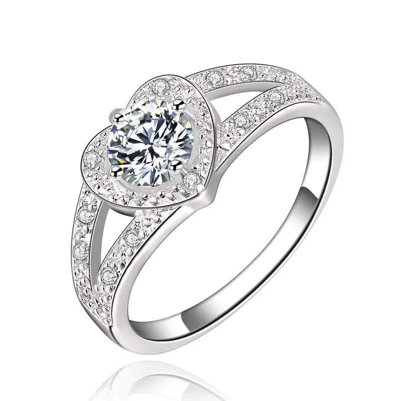 Elegant Heart Ring with Zircon – Romantic Silver-Plated Jewelry